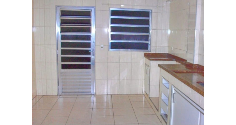 Sobrado à venda no Conjunto Residencial Vista Verde na Rua Ricardo Abed