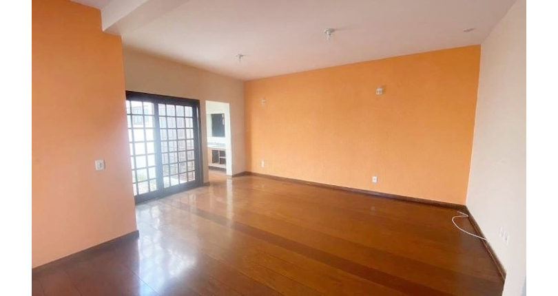 Casa Térrea à venda no Parque Maria Domitila na Rua Adolfo de Souza Carneiro