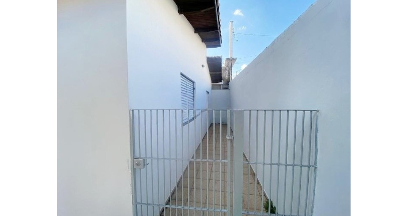 Casa Térrea à venda no Parque Maria Domitila na Rua Adolfo de Souza Carneiro