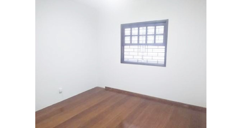 Casa Térrea à venda no Parque Maria Domitila na Rua Adolfo de Souza Carneiro