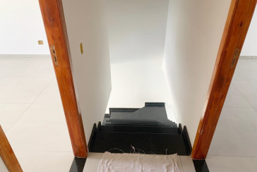 Belo Sobrado novo à venda na Vila Mangalot na Rua José Ataliba Ortiz 400,