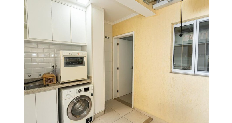  Sobrado à venda no Jardim Santo Elias na Rua Frederico Jacobi