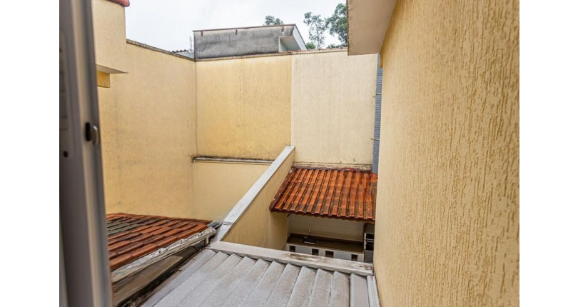  Sobrado à venda no Jardim Santo Elias na Rua Frederico Jacobi