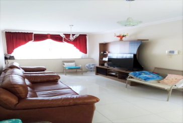 Sobrado à venda no Jardim Mangalot na Rua Jose Santos de Oliveira