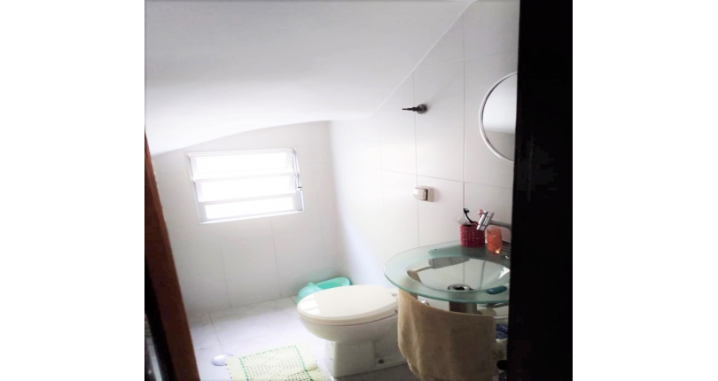 Sobrado à venda no Jardim Mangalot na Rua Jose Santos de Oliveira