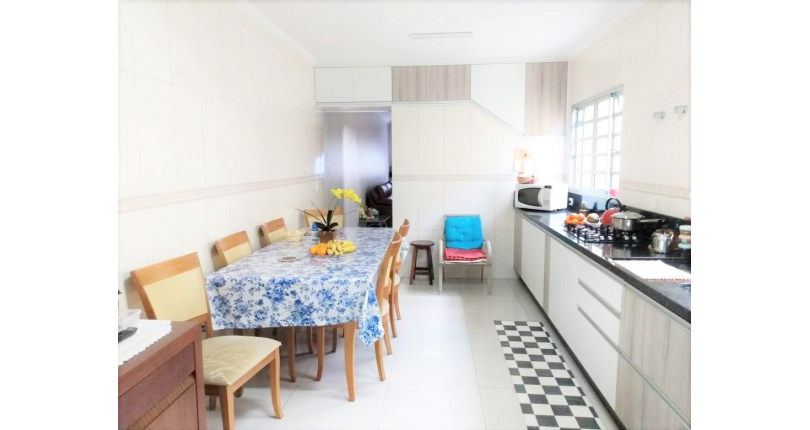 Sobrado à venda no Jardim Mangalot na Rua Jose Santos de Oliveira