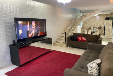 Lindo Sobrado à venda no Jardim Regina na Rua Crispim Santos, 