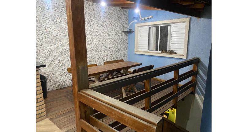 Lindo Sobrado à venda no Jardim Regina na Rua Crispim Santos, 