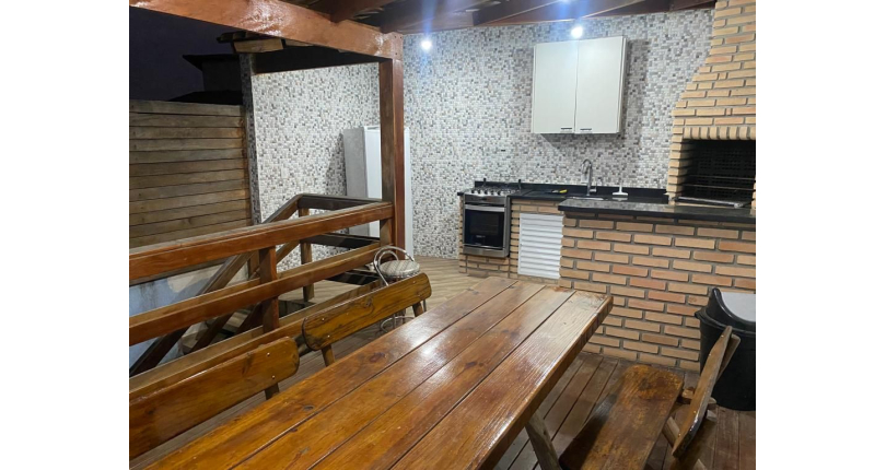 Lindo Sobrado à venda no Jardim Regina na Rua Crispim Santos, 