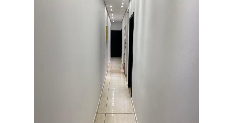 Lindo Sobrado à venda no Jardim Regina na Rua Crispim Santos, 