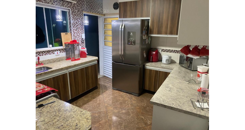 Lindo Sobrado à venda no Jardim Regina na Rua Crispim Santos, 