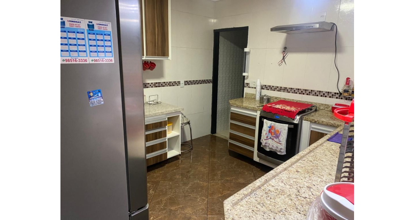 Lindo Sobrado à venda no Jardim Regina na Rua Crispim Santos, 