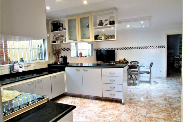 Sobrado à venda no Jardim Regina na Rua Carlos Mauser