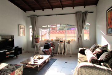 Sobrado à venda no Jardim Regina na Rua Carlos Mauser