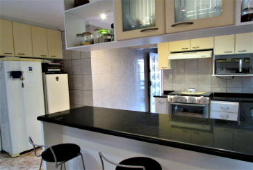 Sobrado à venda no Jardim Regina na Rua Carlos Mauser