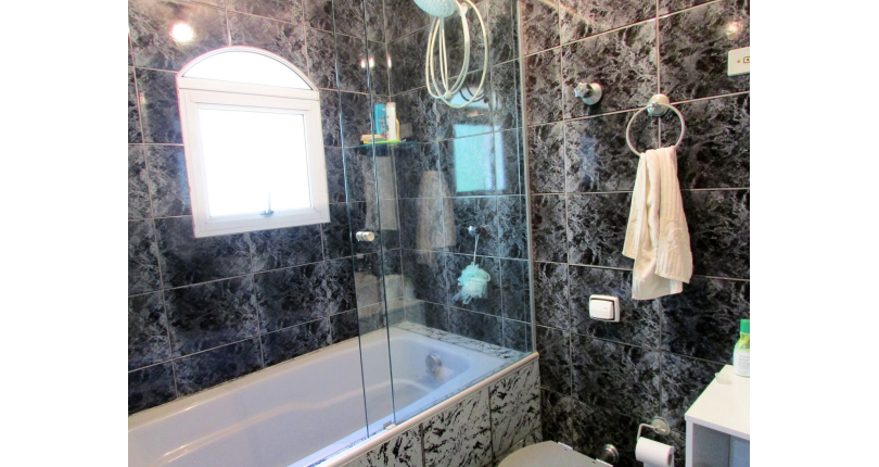 Sobrado à venda no Jardim Regina na Rua Carlos Mauser