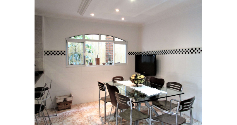 Sobrado à venda no Jardim Regina na Rua Carlos Mauser