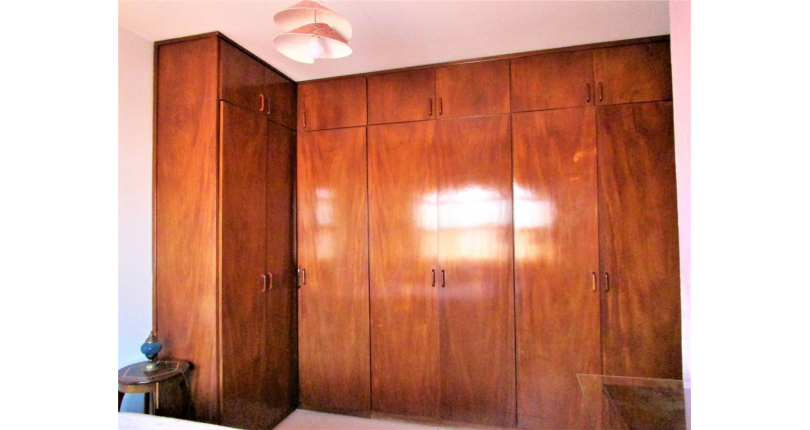 Sobrado à venda no Jardim Regina na Rua Carlos Mauser