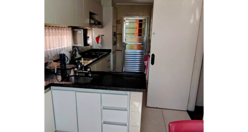 Belo Sobrado à venda no Conjunto Residencial Vista Verde na Rua Ricardo de Freitas