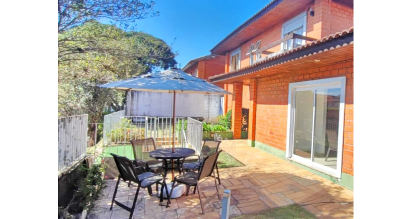 Belo Sobrado à venda no Conjunto Residencial Vista Verde na Rua Ricardo de Freitas