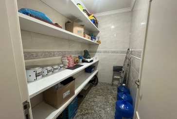 Lindo Sobrado à venda no City América na Rua Engenheiro Jayme Rocha Pereira