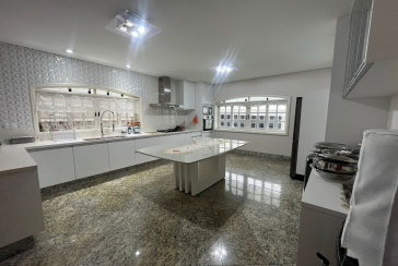 Lindo Sobrado à venda no City América na Rua Engenheiro Jayme Rocha Pereira