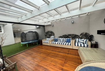 Lindo Sobrado à venda no City América na Rua Engenheiro Jayme Rocha Pereira