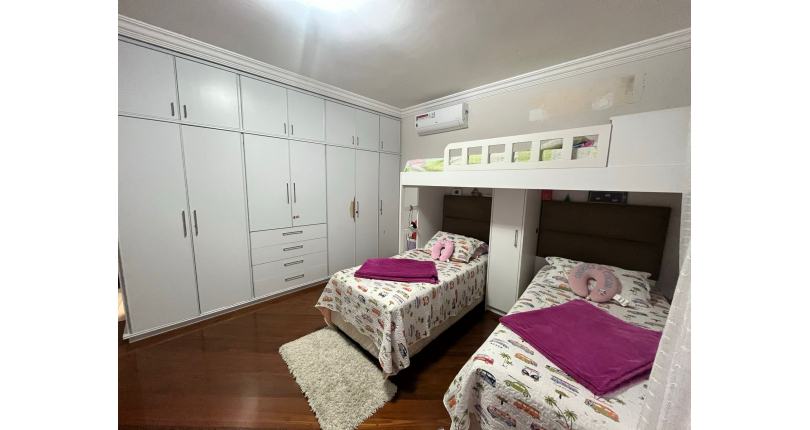 Lindo Sobrado à venda no City América na Rua Engenheiro Jayme Rocha Pereira