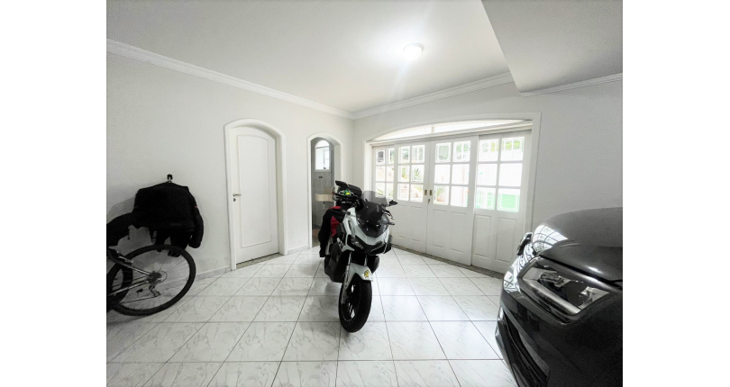 Lindo Sobrado à venda no City América na Rua Engenheiro Jayme Rocha Pereira