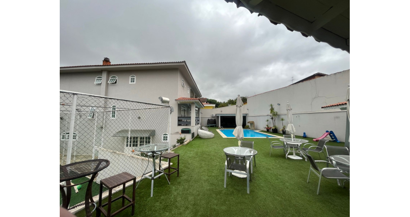 Lindo Sobrado à venda no City América na Rua Engenheiro Jayme Rocha Pereira