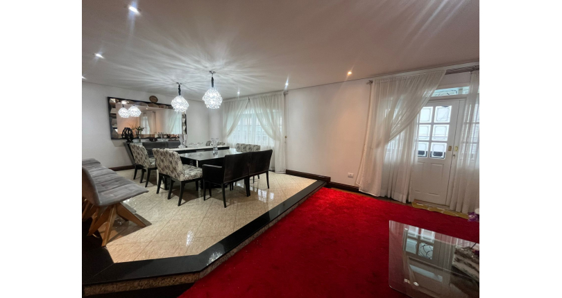 Lindo Sobrado à venda no City América na Rua Engenheiro Jayme Rocha Pereira