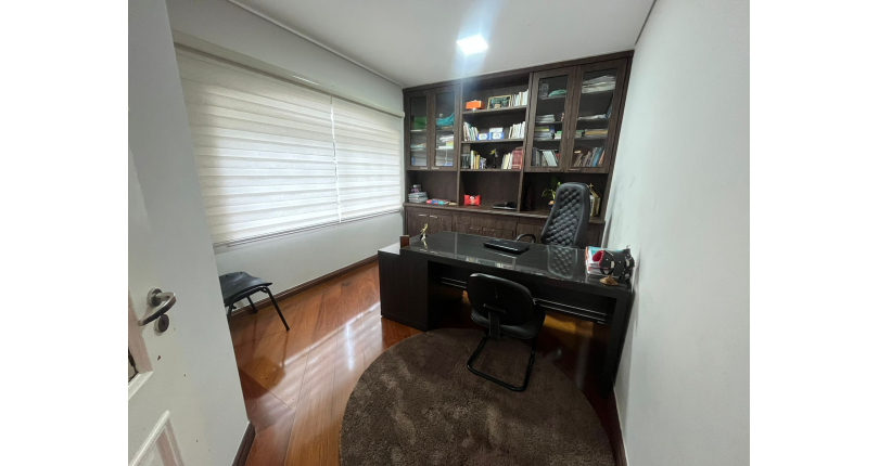 Lindo Sobrado à venda no City América na Rua Engenheiro Jayme Rocha Pereira