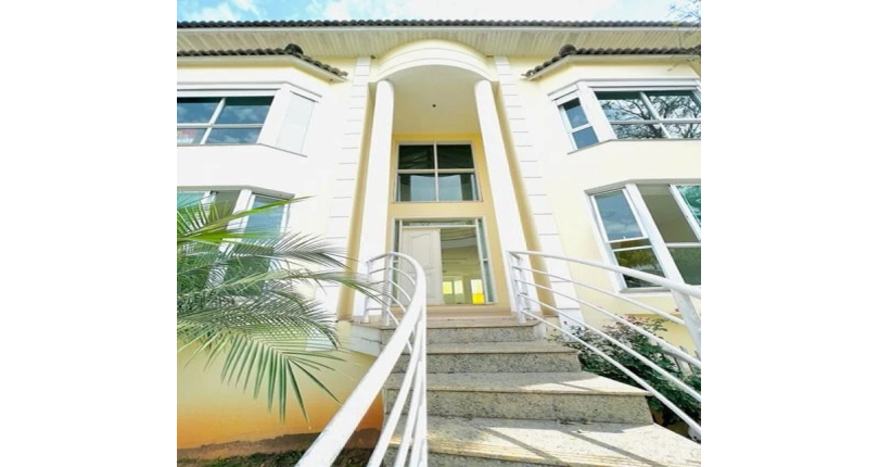 Sobrado à venda no City America na Rua Eugênia Sereno