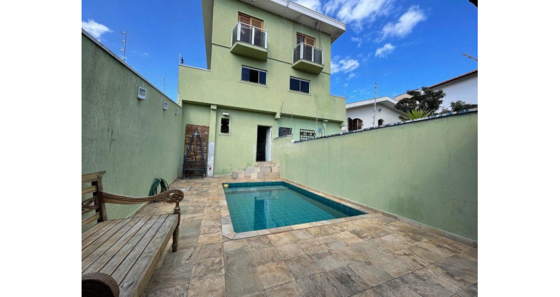 Belo Sobrado à venda no Parque São Domingos na Rua Luiz Filgueira Souto, 