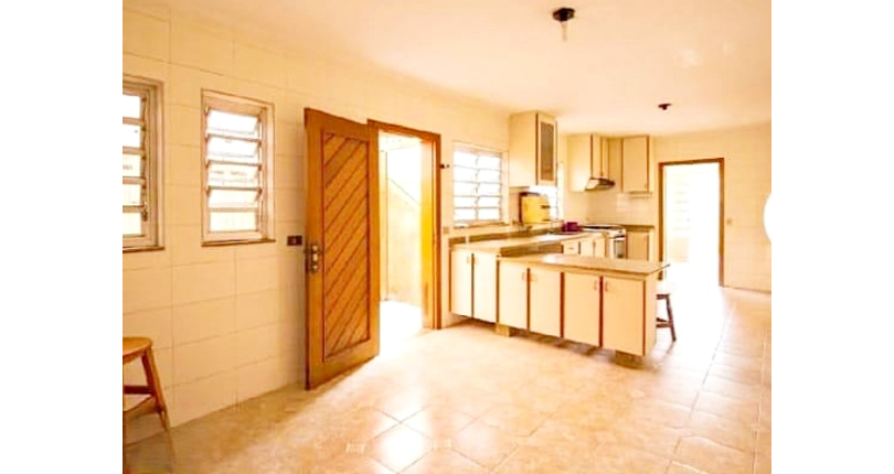 Belo Sobrado à venda na Vila Barreto na Rua Doutor Achiles Lisboa,