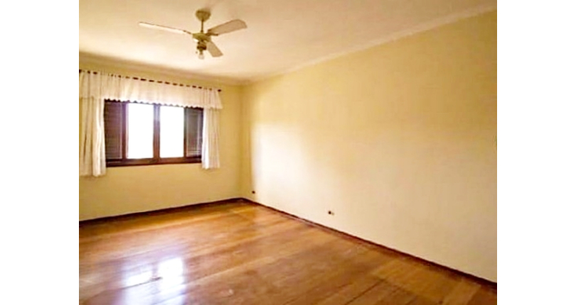 Belo Sobrado à venda na Vila Barreto na Rua Doutor Achiles Lisboa,