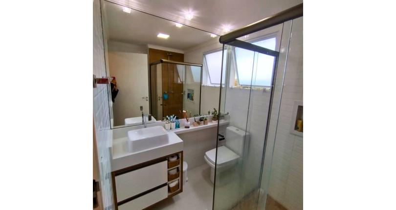 Belo Apartamento à venda no Jaraguá na Avenida Doutor José Maniero 225