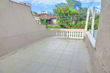 Bom Sobrado à venda no Conjunto Residencial Vista Verde na Rua Ricardo Abed