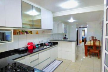 Bom Sobrado à venda no Conjunto Residencial Vista Verde na Rua Ricardo Abed