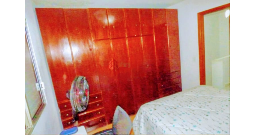 Bom Sobrado à venda no Conjunto Residencial Vista Verde na Rua Ricardo Abed