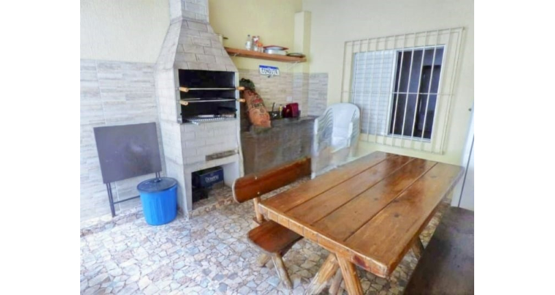 Bom Sobrado à venda no Conjunto Residencial Vista Verde na Rua Ricardo Abed