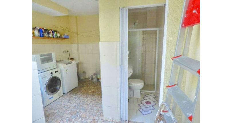 Bom Sobrado à venda no Conjunto Residencial Vista Verde na Rua Ricardo Abed