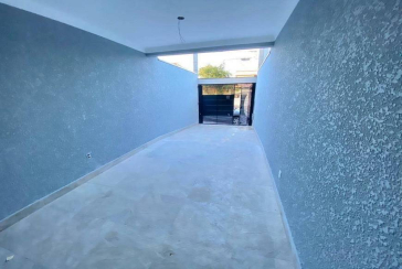 Sobrado novo à venda no Jardim Regina na Rua Andrade Velosino 130 C, 