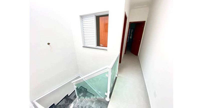 Sobrado novo à venda no Jardim Regina na Rua Andrade Velosino 130 B