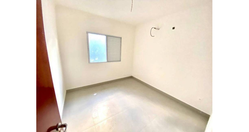 Sobrado novo à venda no Jardim Regina na Rua Andrade Velosino 130 B