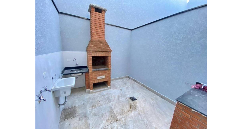 Sobrado novo à venda no Jardim Regina na Rua Andrade Velosino 130 A