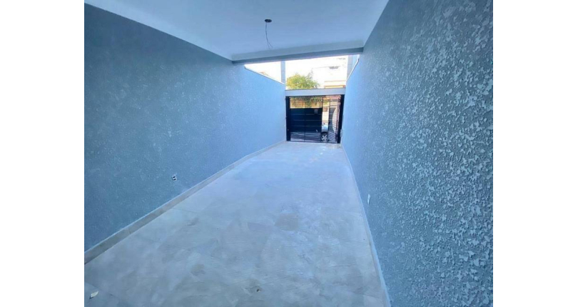 Sobrado novo à venda no Jardim Regina na Rua Andrade Velosino 130 A