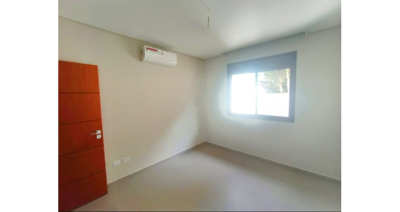 Sobrado à venda Rua Dona Herminda Borba Attuy, 569, Parque São Domingos - Imóveis à Venda