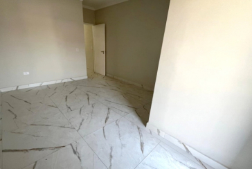 Sobrado novo à venda na Vila Catupia na Rua Tapendi 215,