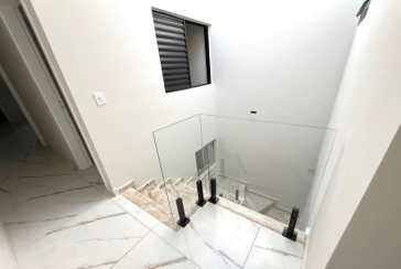 Sobrado novo à venda na Vila Catupia na Rua Tapendi 215,